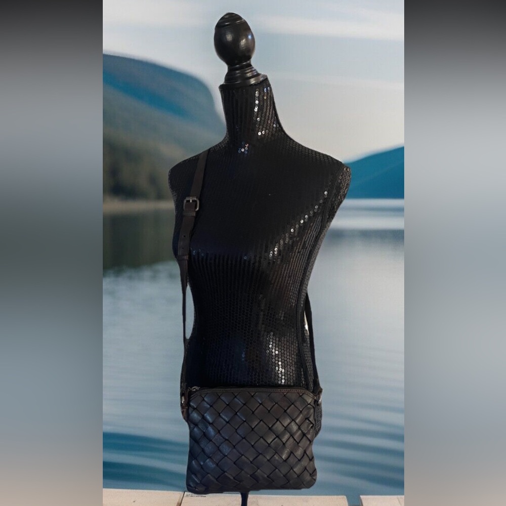 NWT Vilenca Holland Dark Brown Woven Leather Crossbody Bag
